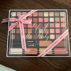 Paris Hilton Face& Eye Palette